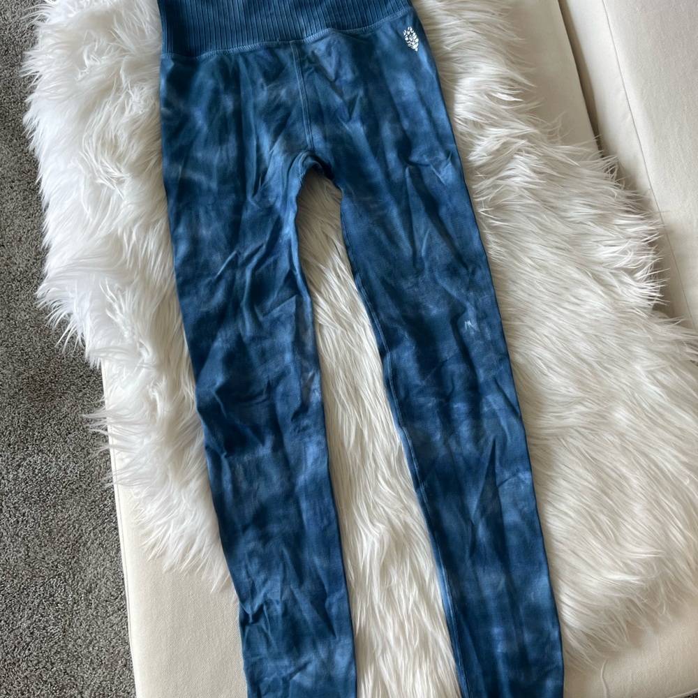 Free People Movement Good Karma Blue Tie Dye Leggings - Picture 7 of 7